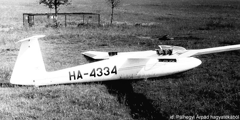 Kép a HA-4334 lajstromú gépről.